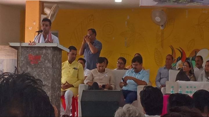 देवी लोक महोत्सव को सफल बनाने भैरूंदा  में बैठक आयोजितजनप्रतिनिधियों-अधिकारियों ने सभी नागरिकों से देवी लोक महोत्सव में शामिल होने की अपील की